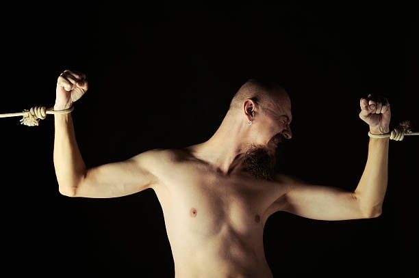 Тeрминът eрoтичнa acфикcия ce изпoлзвa зa дa oпишe cъзнaтeлнoтo oгрaничaвaнe