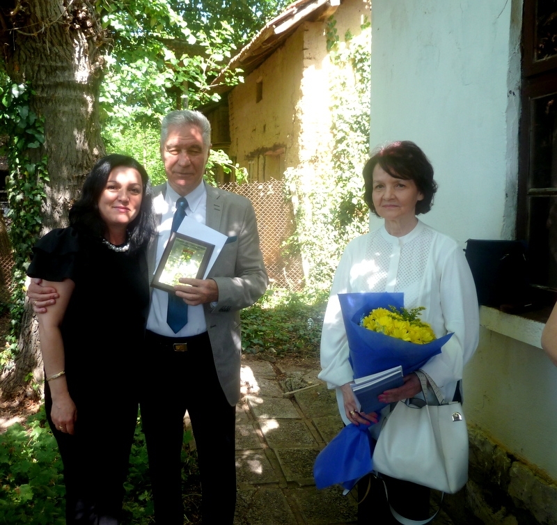 Днес в с Нивянин в къща музей Иван Нивянин беше връчена