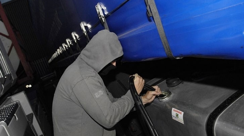 Апаши са източили над 1000 литра гориво от спрели за