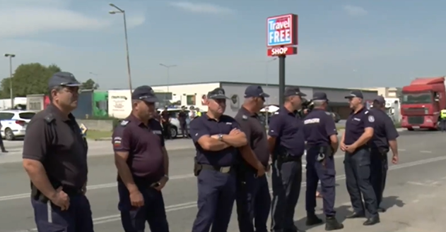 Превозвачи излязоха на протест на граничния пункт Кулата съобщи NOVA
