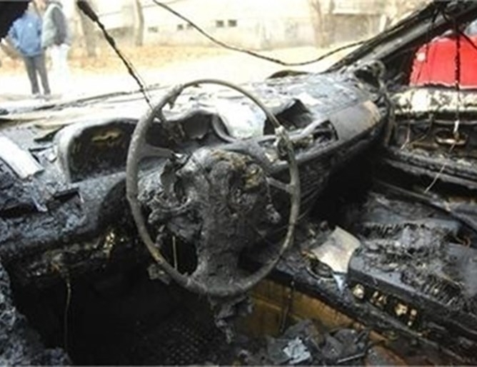 60 годишен мъж е пострадал при пожар в кола в село