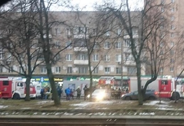 Автобус се вряза в чакащите на спирка край метро "Сходненская"