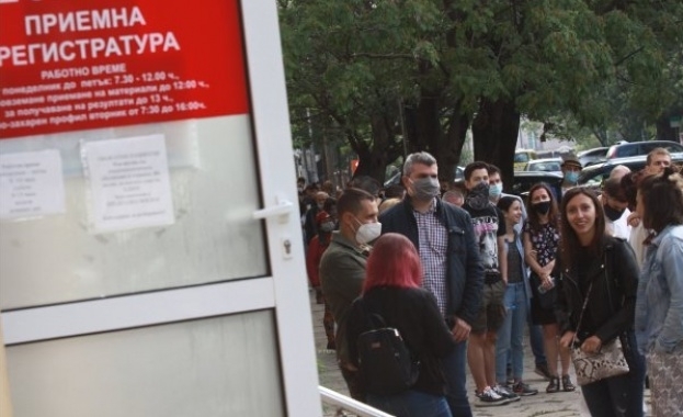 Росица Драгинова адвокат по професия дни наред чака резултата от