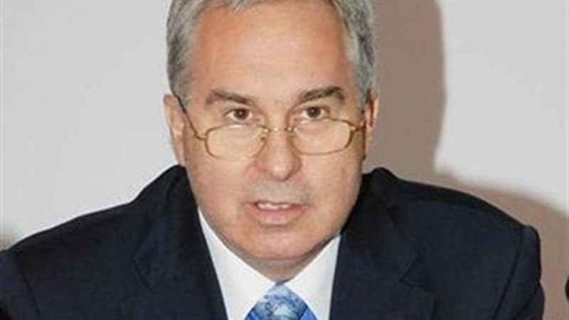 Сега определено не е моментът да се разиграва театър от