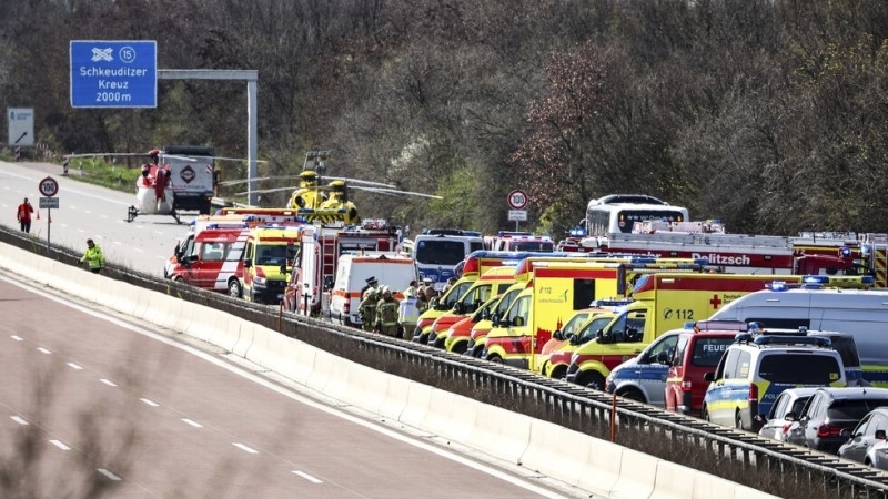 Снимка: Петима загинали и десетки ранени при тежка катастрофа в Германия /снимки/
