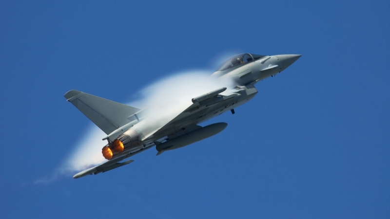 Силен гръм е отекнал в Лондон съобщи БГНЕС Хиляди потребители