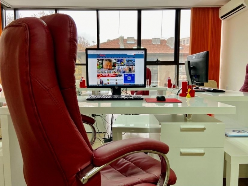 Във връзка с увеличения обем на работа информационният лидер в