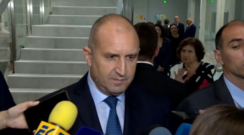 Като всеки българин и аз следя с огорчение разпадът на