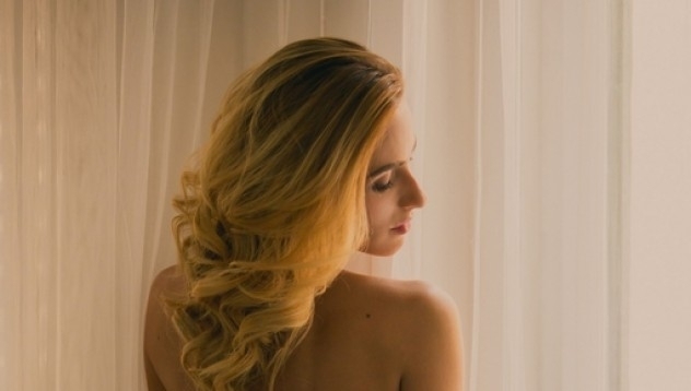 Запознайте се с любимата прелест със спално участие Кара