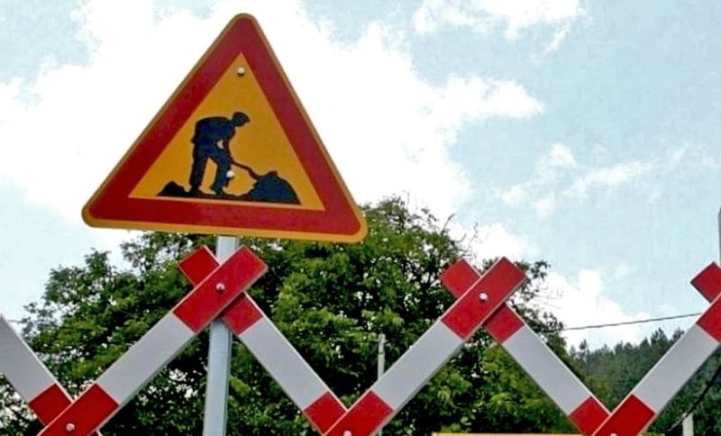 Във връзка с изпълнението на строително монтажни работи на обект Реконструкция