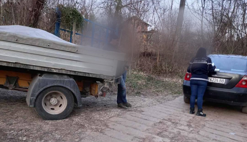 Написаха акт за нерегламентирано изхвърляне на отпадъци на врачанин съобщиха