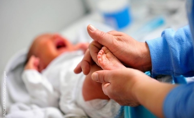 Арестуваха 35 годишен българин за продажба на бебета в Гърция Той