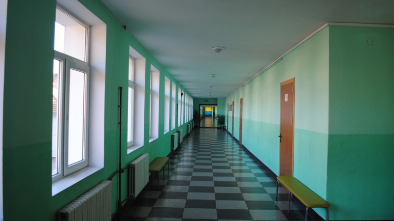 По време на междучасие: Тийнейджър преби ученичка в Самоков