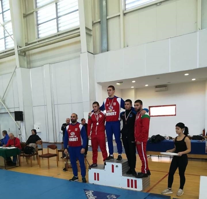 Борците на "Ботев 93" взеха 3 златни и бронзов медал от държавното първенство за юноши в Бургас