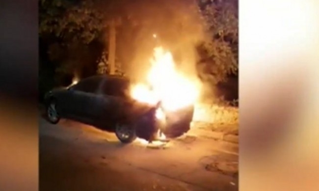 Неизвестни лица са запалили автомобила на учител от Разлог Само преди
