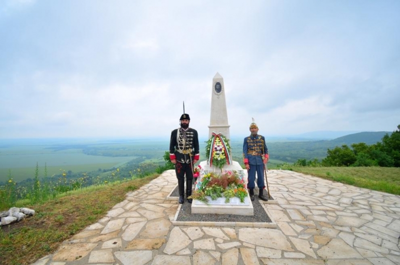 Стотици участници в Националния туристически поход Козлодуй Околчица жители и гости