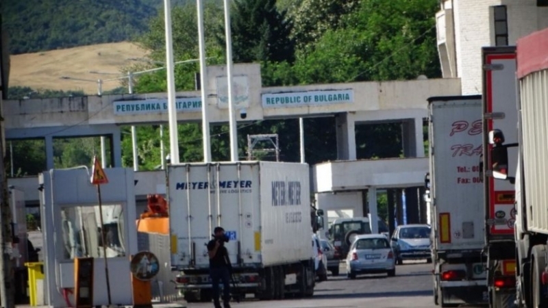 От тази нощ гръцките власти възстановиха системата за подаване на