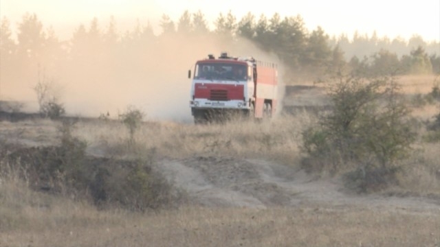 Втори ден продължава борбата с пожара край казанлъшкото село Горно