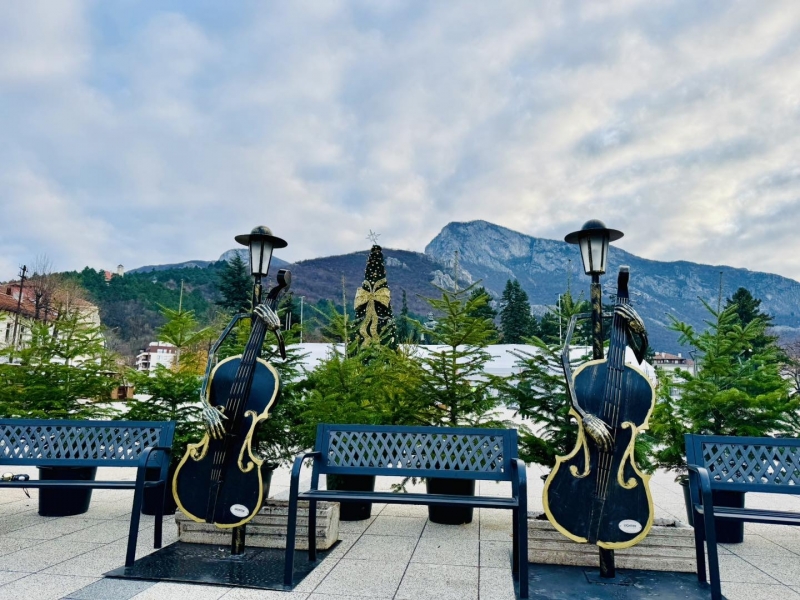 Изненадата е разкрита Най новият акцент в празничната украса на Враца