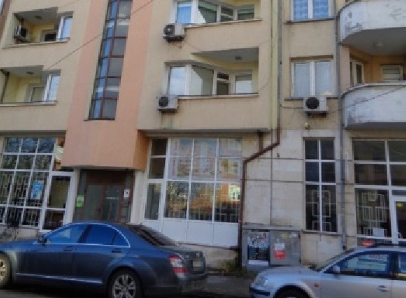 Частен съдебен изпълнител е обявил за публична продан магазин във