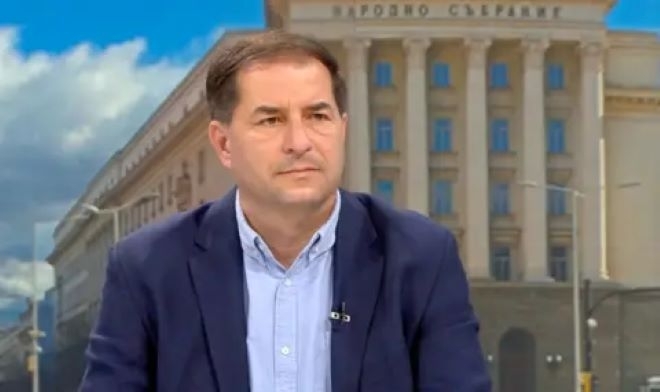 Доц. Борислав Цеков: Президентската република ще доведе до путинизация на България
