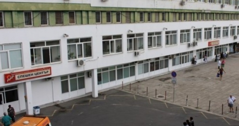 Луд германец втора седмица е зарязан в УМБАЛ Бургас От него