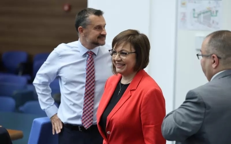 Разцепленията и разпадането на парламентарни групи изправя 50 ото Народно събрание