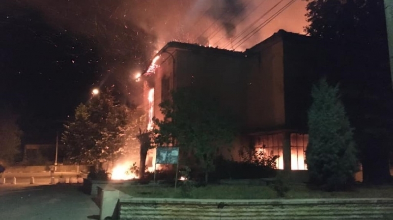 Заловиха бандитите подпалили училището в Стубел съобщиха от МВР в