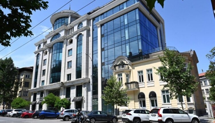 Сделка за 77 млн. лева: Киро Японеца продаде сграда на „Пощенска банка“