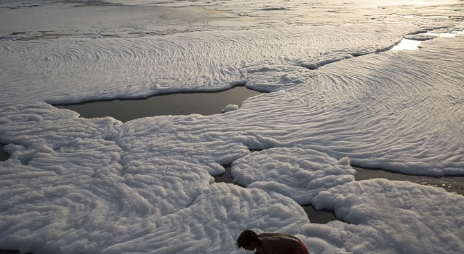 Мъж се опитал да си направи селфи близо до замърсен