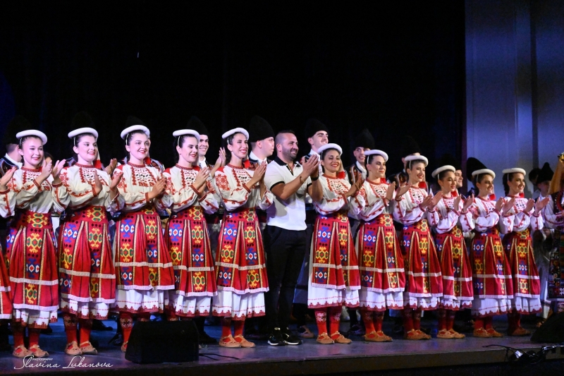 Ансамбъл "Мездра" се класира за финала на Националния конкурс "ТОП 10 Български танцов фолклор - 2024"