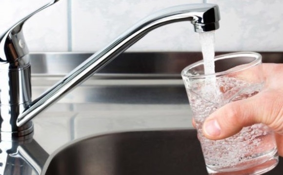 Здравните власти забраниха пиенето на вода от централното водоснабдяване в