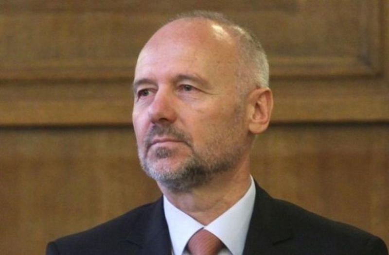 Министърът на отбраната Тодор Тагарев прие оставката на своя съветник