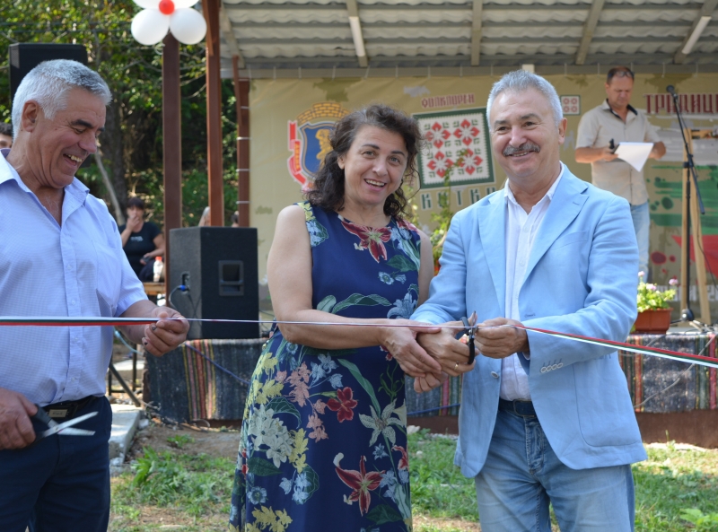 Традиционният фолклорен събор Китка в Студено буче днес започна в