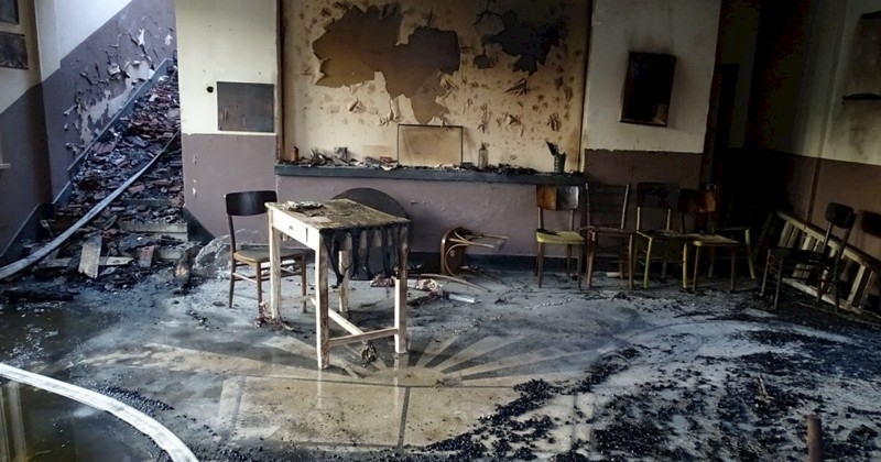 Пламна голям пожар в Монтана читалище горя като факла съобщиха