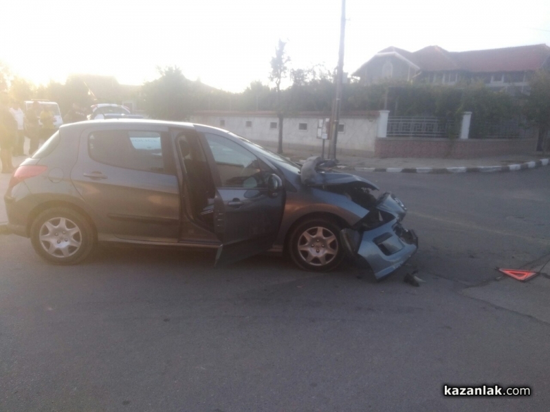 Двама се натресоса на кръстовище във Врачанско заради отнето предимство