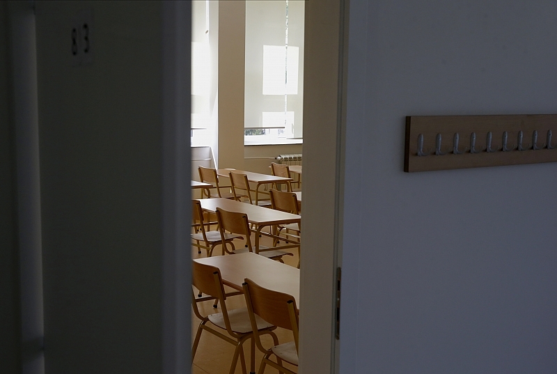 Съобщения за поставени взривни устройства бяха изпратени и тази сутрин