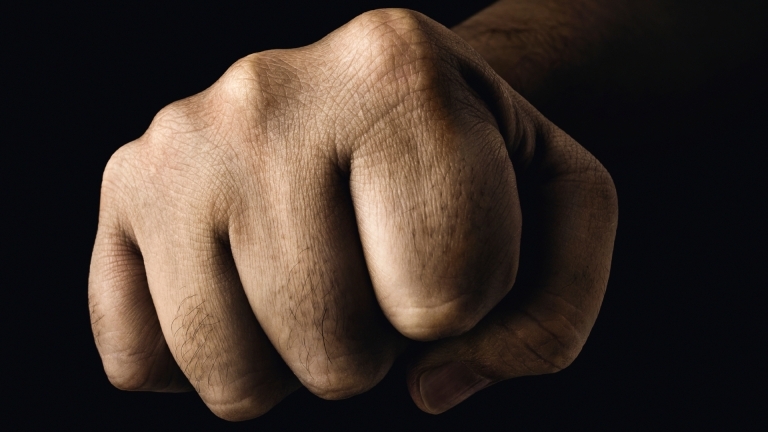 Пиян шофьор от Самоков нападна полицейски служител при проверка предаде