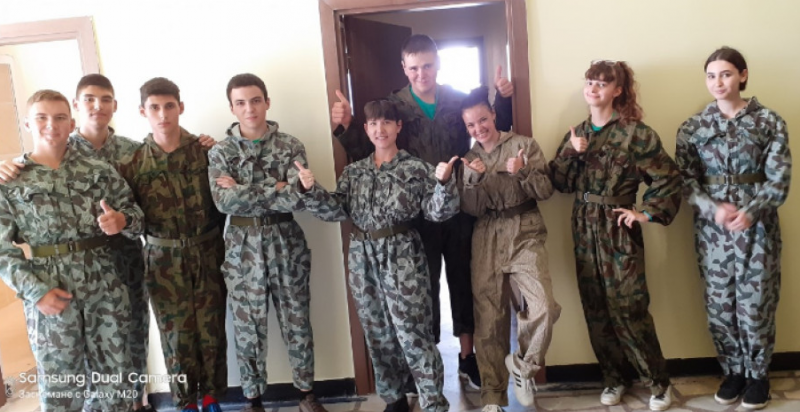 Ломски ученици участват във военно обучение в Националния военен университет