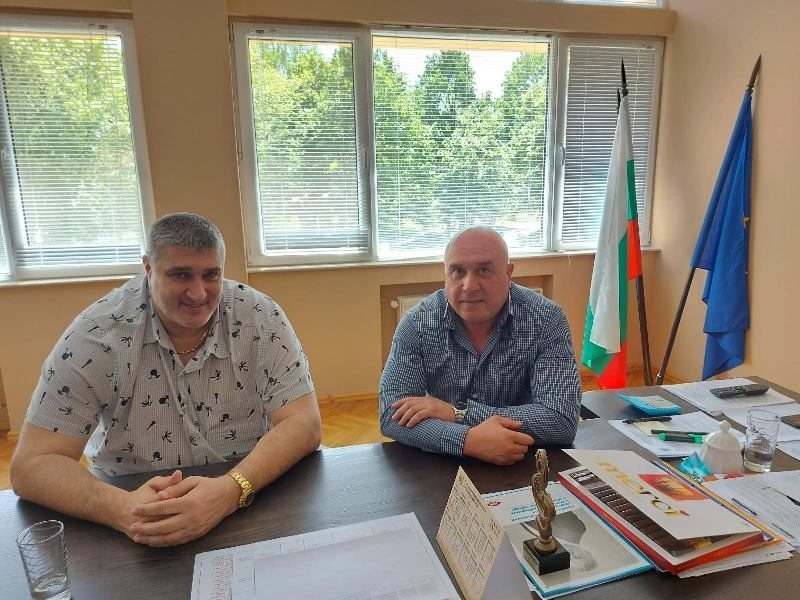 Вчера следобяд волейболната легенда Любо Ганев се срещна с кмета