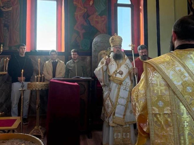 Негово Високопреосвещенство Врачански митрополит Григорий освети църквата „Св. Иван Рилски“ във Войводово /снимки/