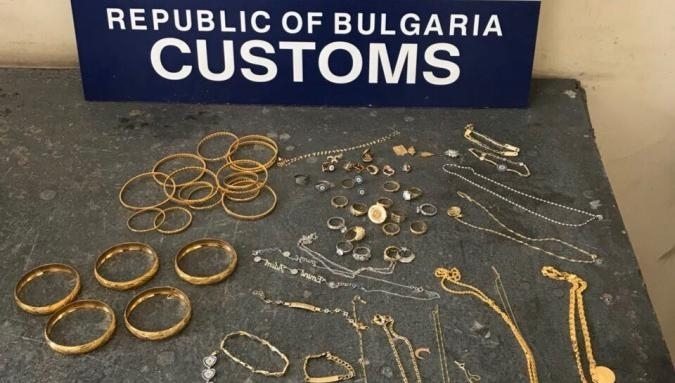 Общо 120 литра контрабандни препарати за растителна защита над половин