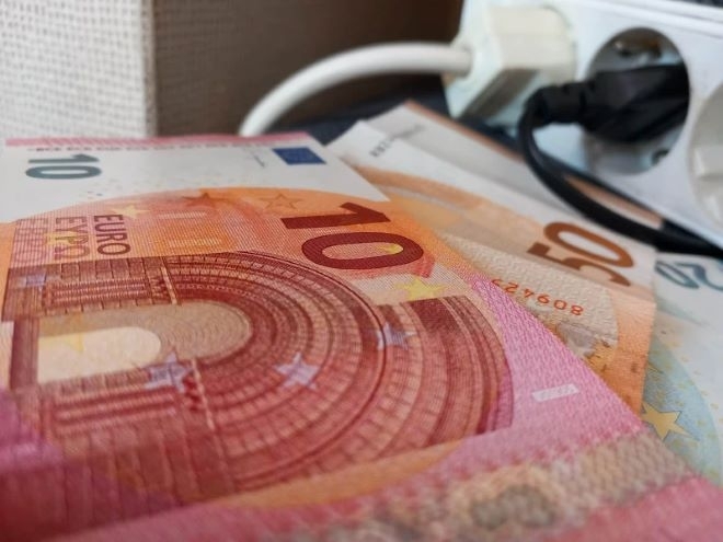 Енергиен анализатор за тока: Възможно е да има технически грешки