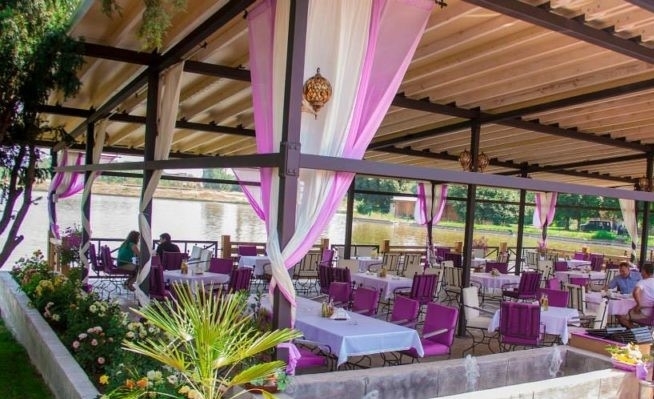 Терасата на ресторант Фемили в Пазарджик беше запалена тази сутрин