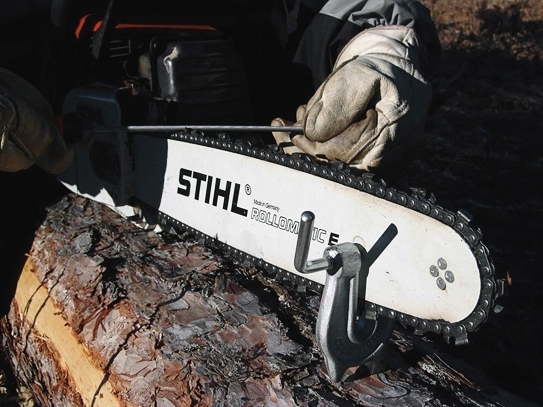 Служители на реда са хванали крадеца отмъкнал резачка за дърва