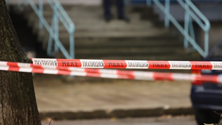 Хванаха двама хлапаци за бомбени заплахи срещу училище в Пловдив