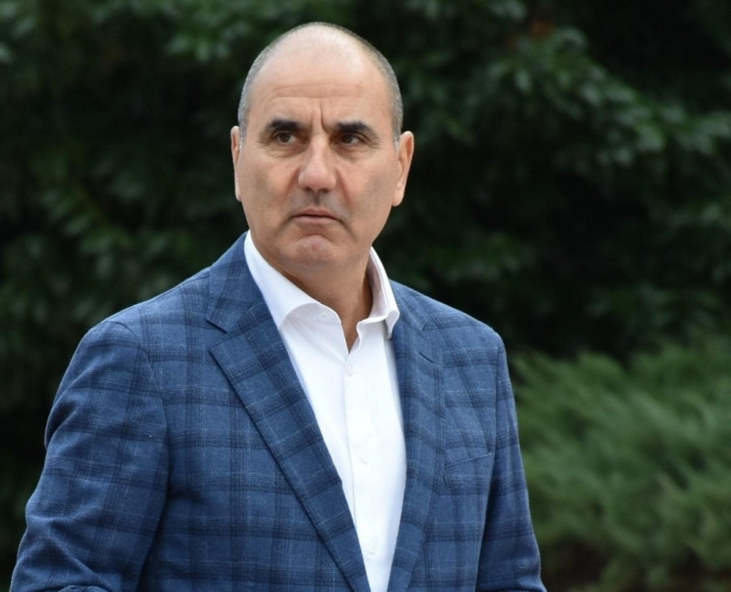 Цветанов: Румен Радев може да има 100-110 депутати