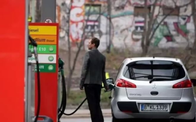 Испания и Италия намаляват ДДС и акцизите на горивата