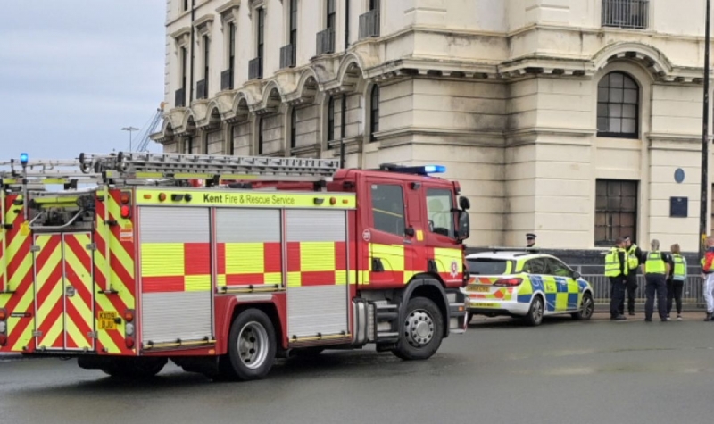 Във Великобритания един човек е загинал след нападение със запалителни