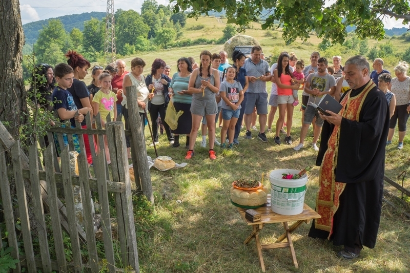 Десетки жители и гости на село Игнатица празнуваха оброк на